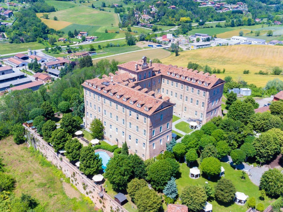 Montaldo Castle & 4* Montaldo Torinese